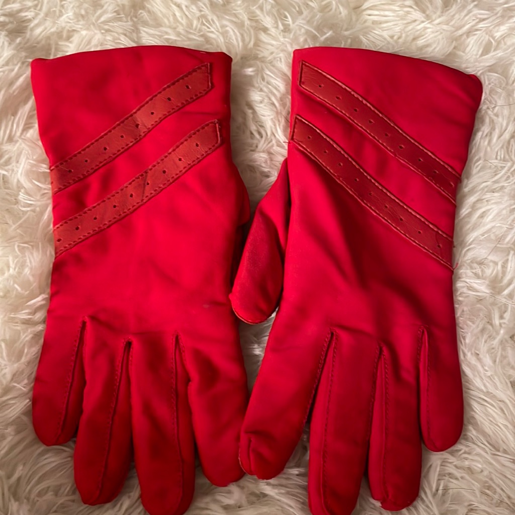 Red On Red Gloves